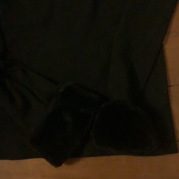Black ribbed mock neck with furry ends on sleeves - Picture 2 of 3